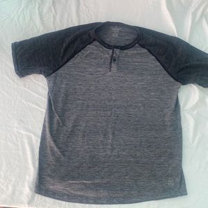 American Eagle 2 tone tee shirt